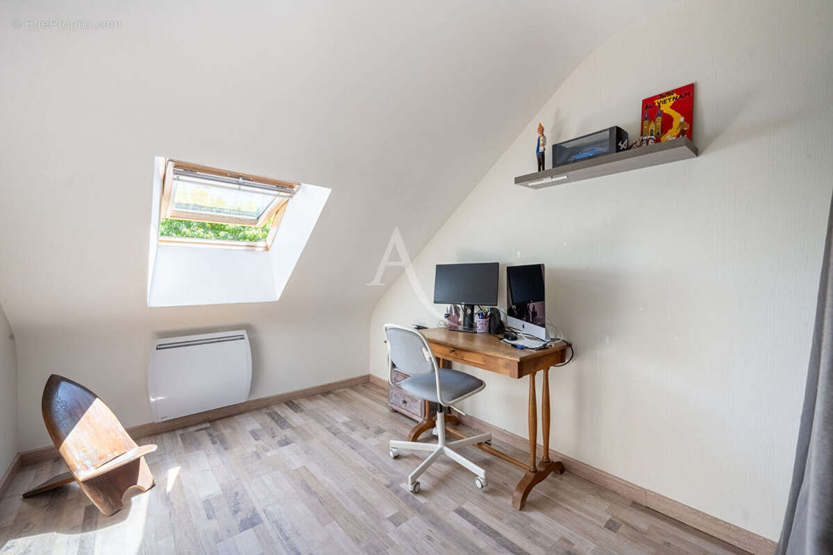 Maison Conflans 112m² habitables et 96 m² Carrez. - photo 9
