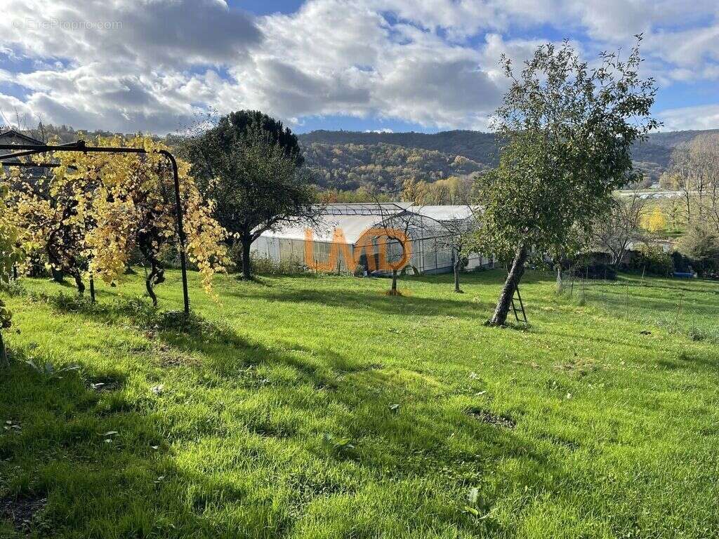 Maison à DECAZEVILLE