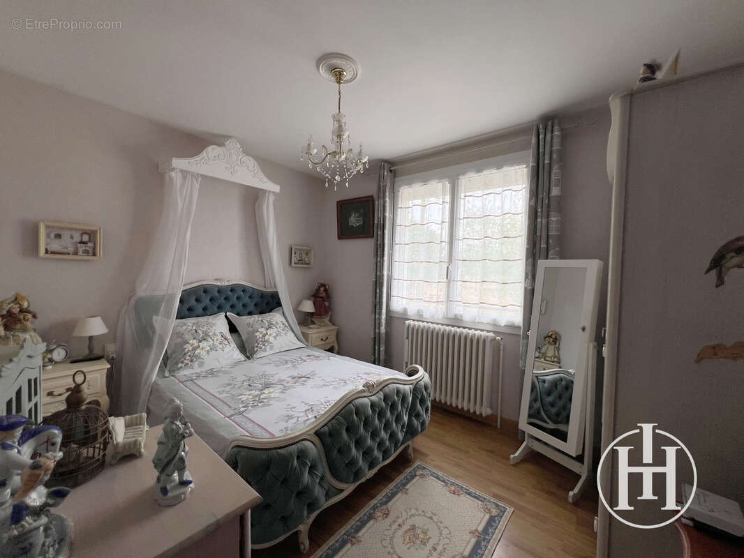 Maison familiale sur sous-sol   Quartier Asnières à Bourges - photo 10