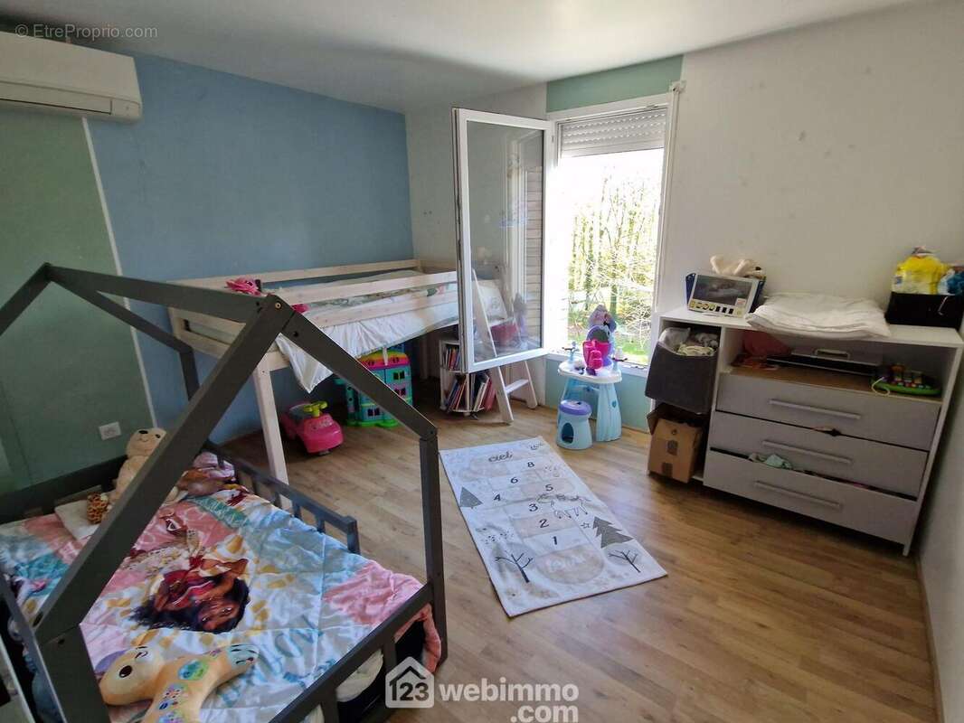 Une autre chambre - Maison à LA ROCHE-SUR-YON