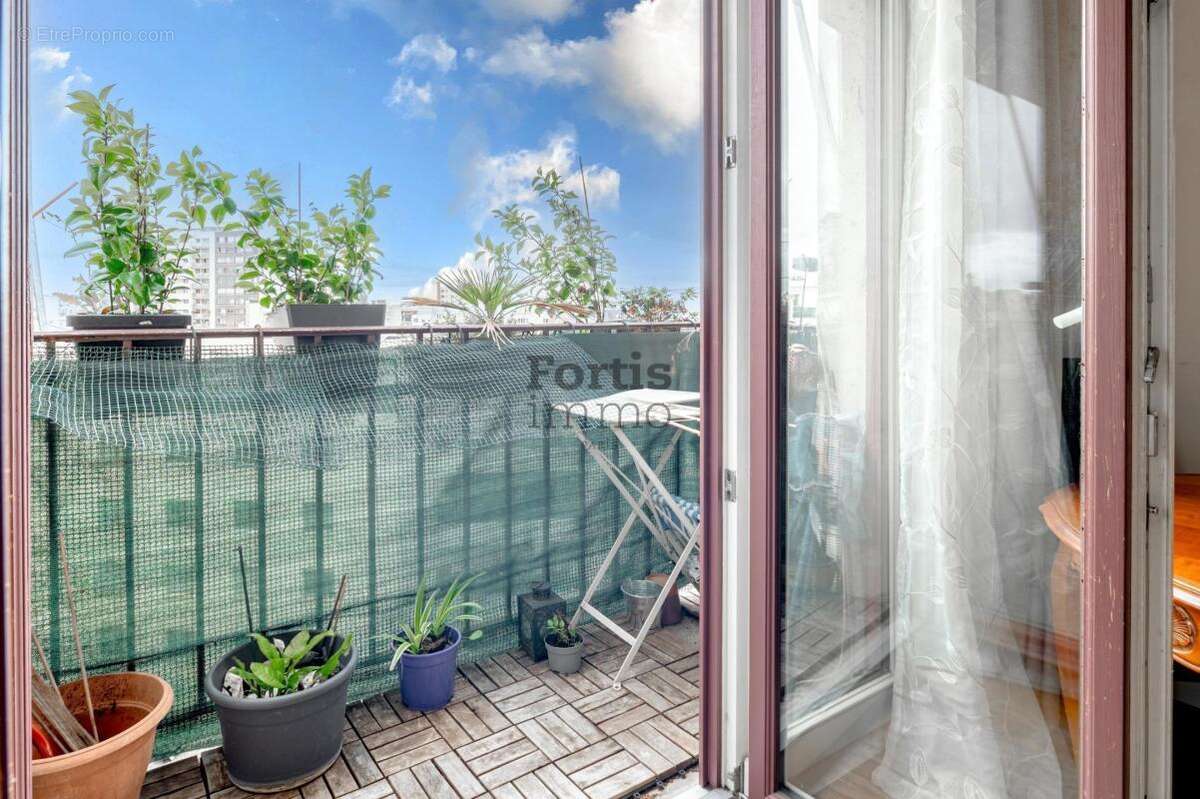 Appartement à PARIS-20E