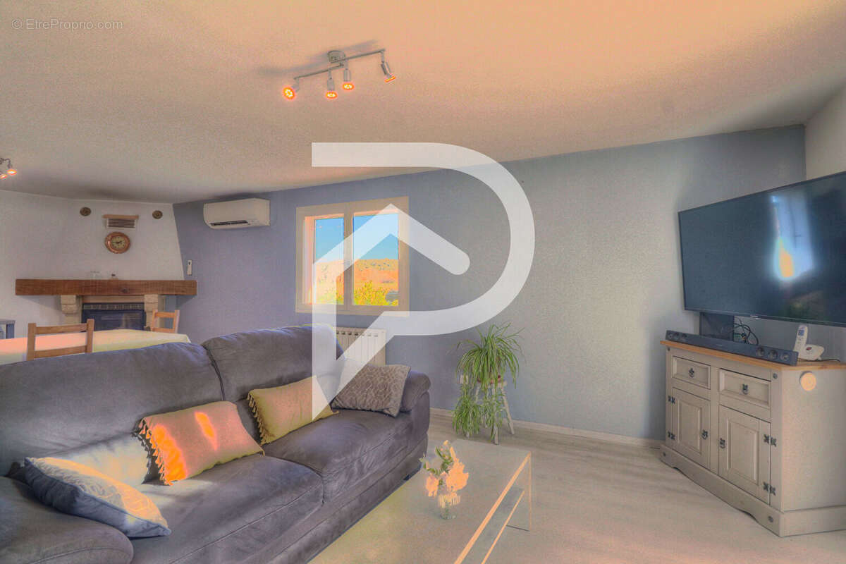 Maison à SAINT-JULIEN