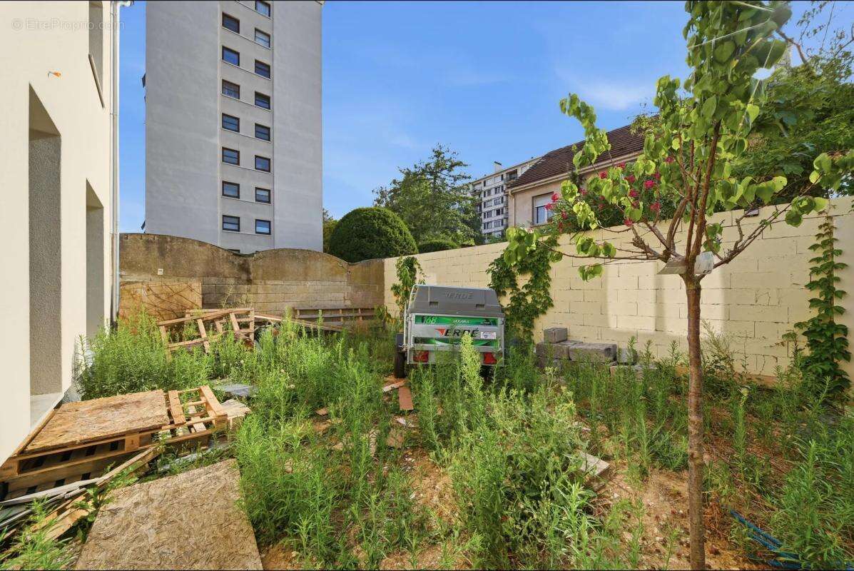 Maison de 7 pièces de 150 m² à Villejuif - photo 17
