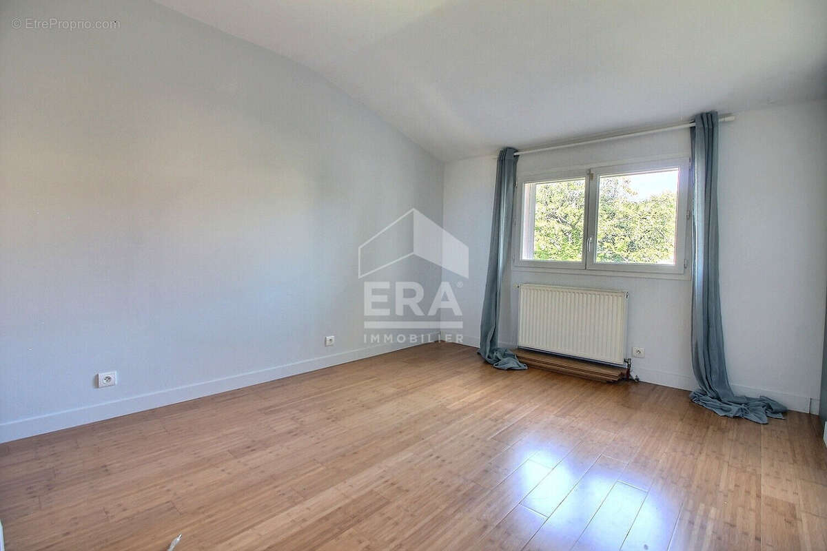 Maison à VILLENEUVE-LA-GARENNE