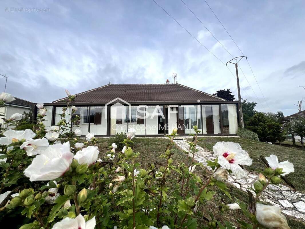 Photo 3 - Maison à DANGE-SAINT-ROMAIN