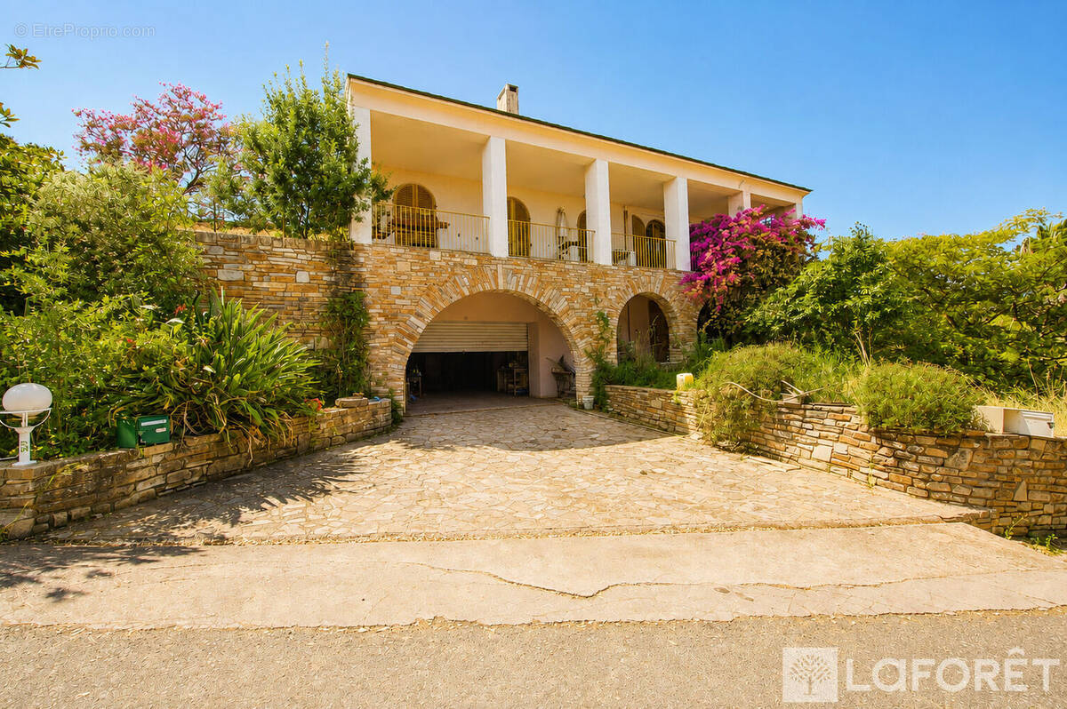 Maison à BORGO