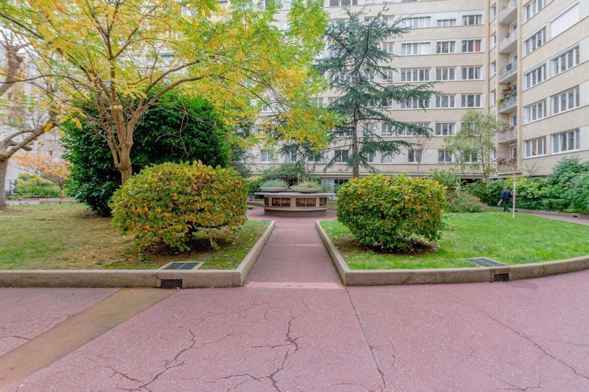 Appartement à PARIS-15E