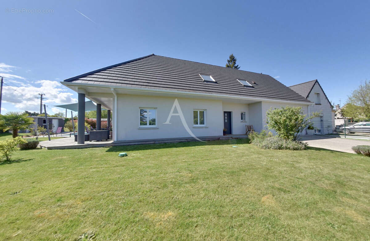 Maison à CHASSY
