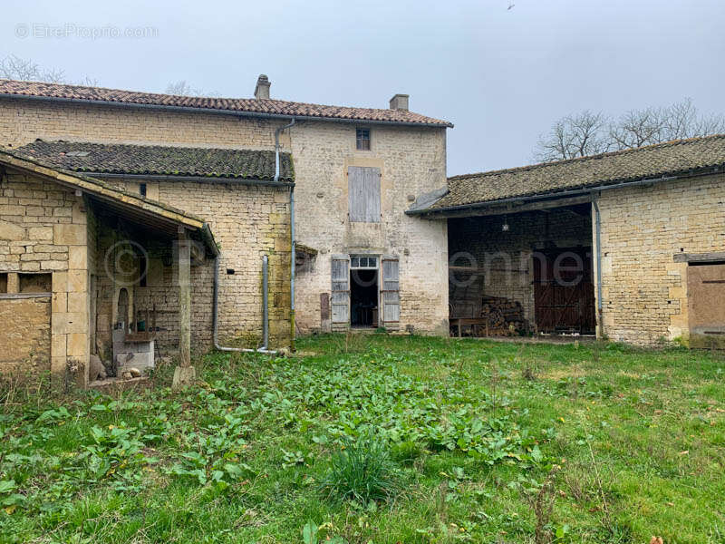 Maison à BRIOUX-SUR-BOUTONNE