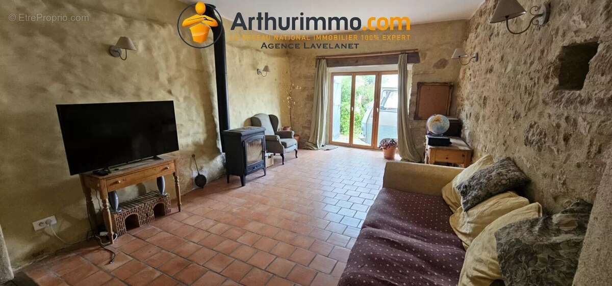 Magnifique maison de trois chambres dans une ancienne grange en pierre, avec jardin et terrasse sur le toit. - photo 19