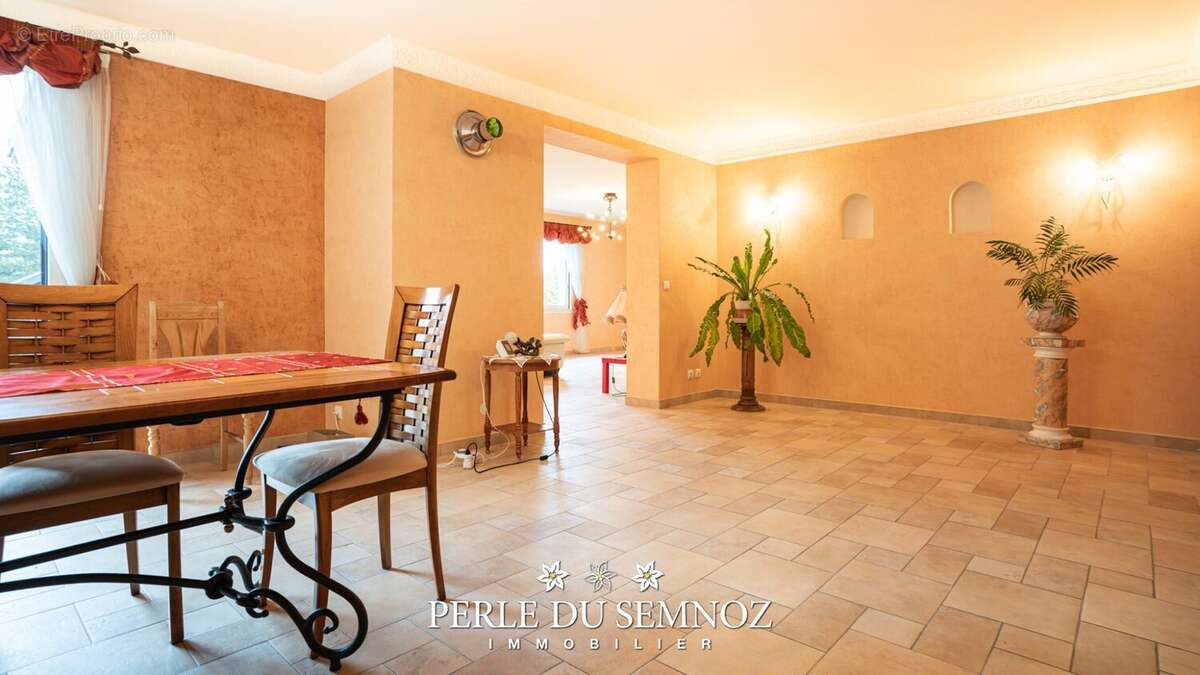 Maison à QUINTAL
