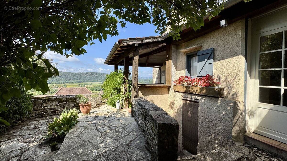 Maison à CALVIGNAC