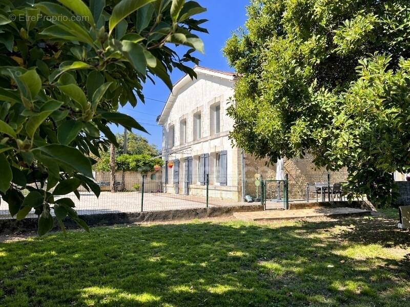 Maison à CHEVANCEAUX