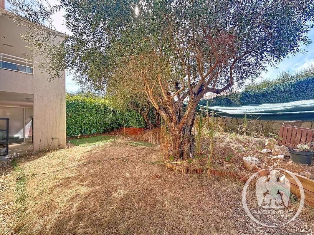 Appartement à SAINT-LAURENT-DU-VAR