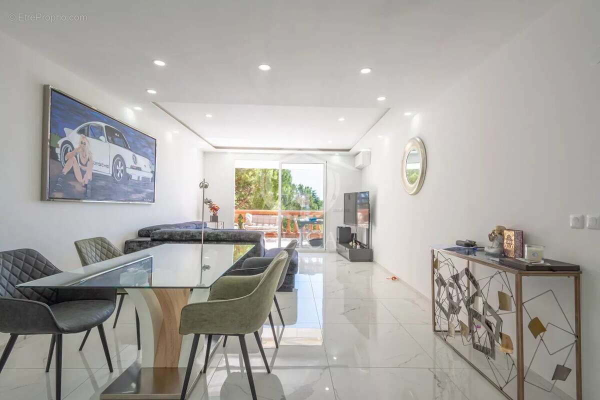 Appartement à VILLENEUVE-LOUBET