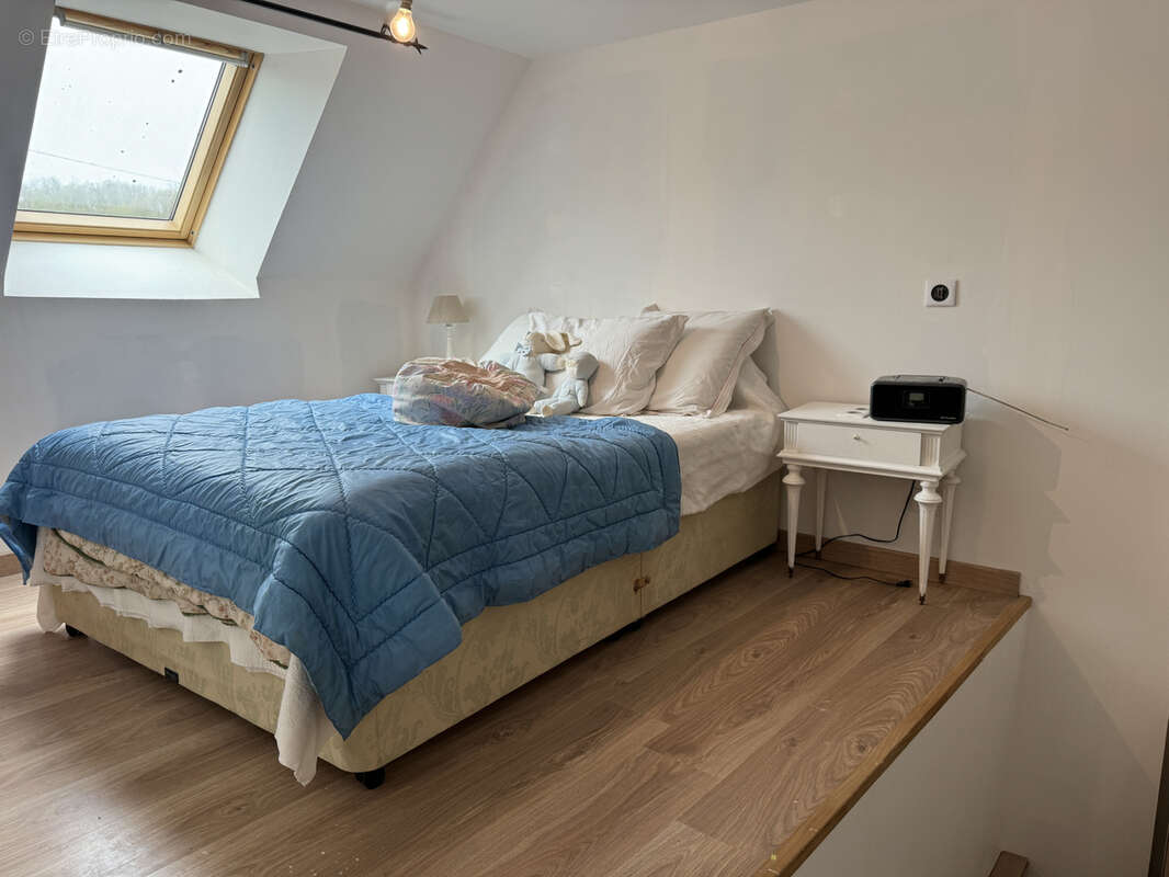 Maison à CHATEL-CENSOIR