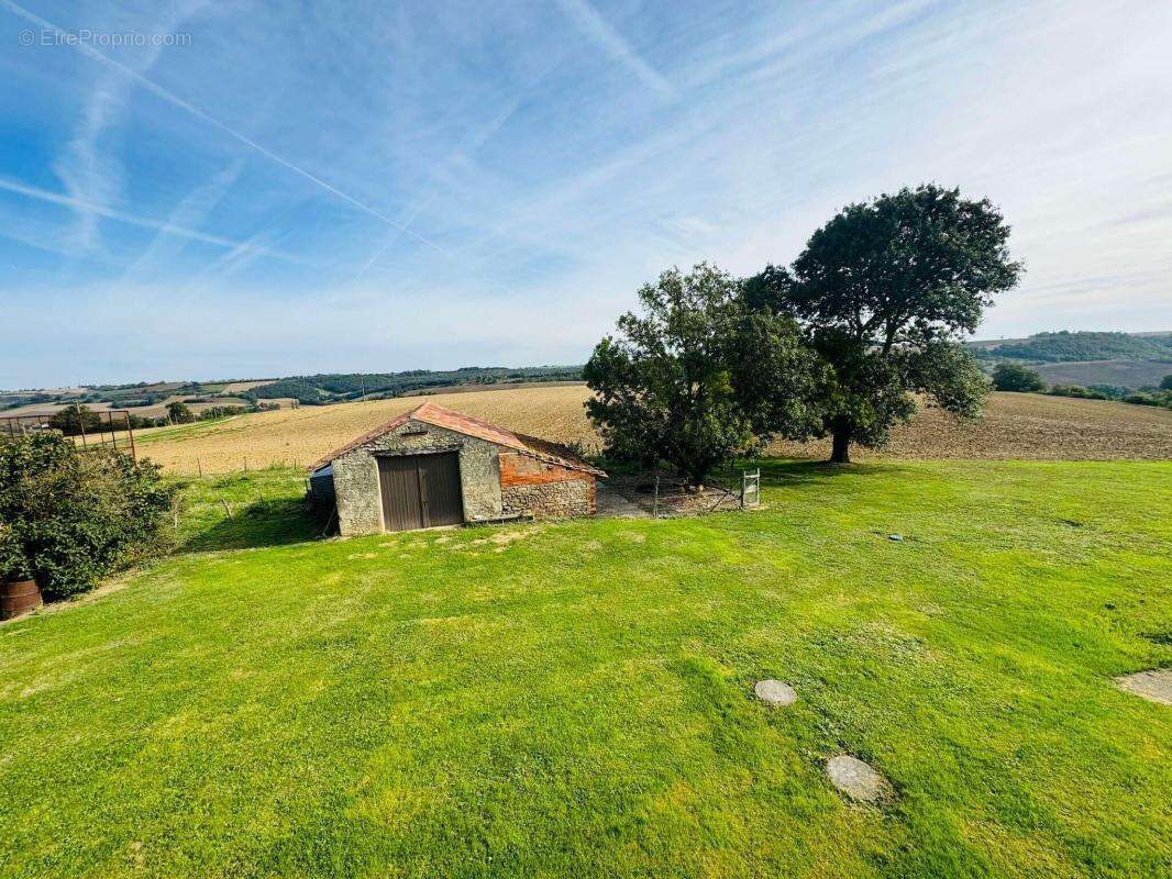 Maison à AURIAC-SUR-VENDINELLE