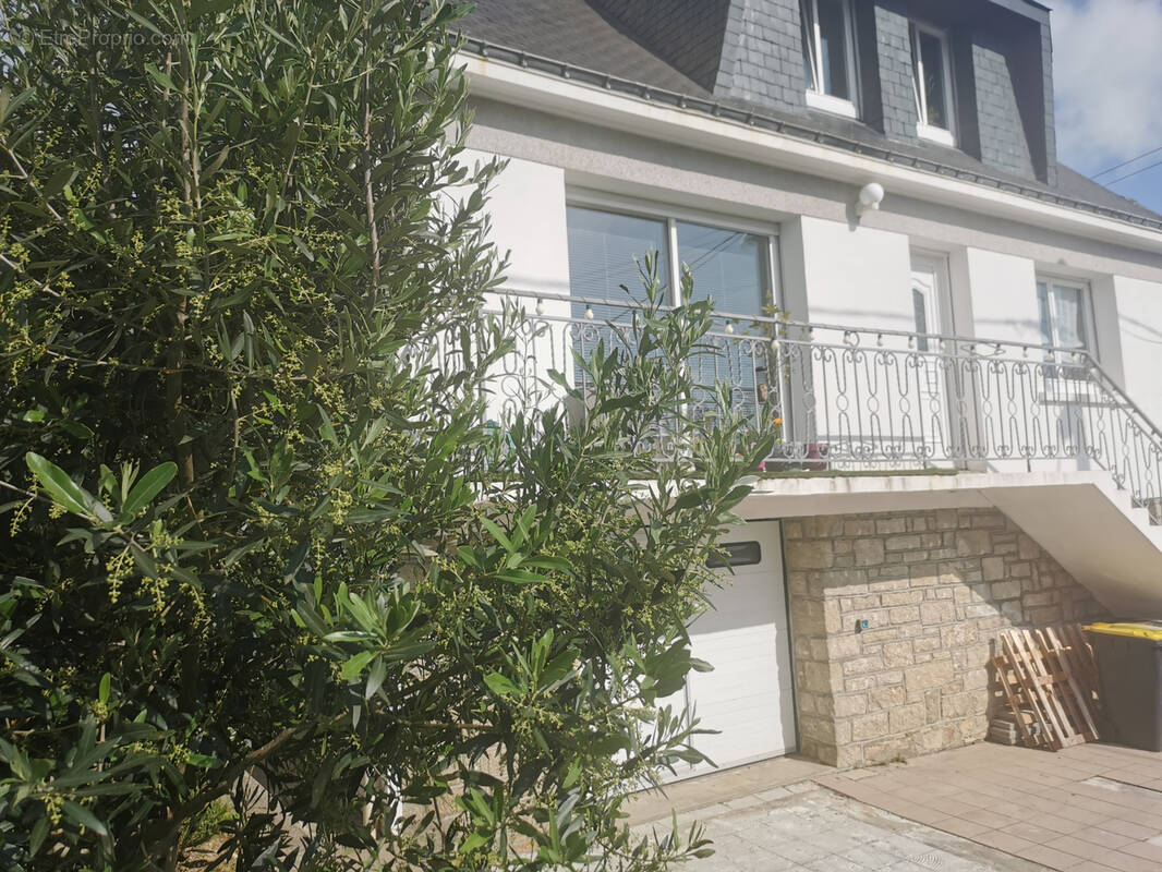 Maison à SAINT-AVE