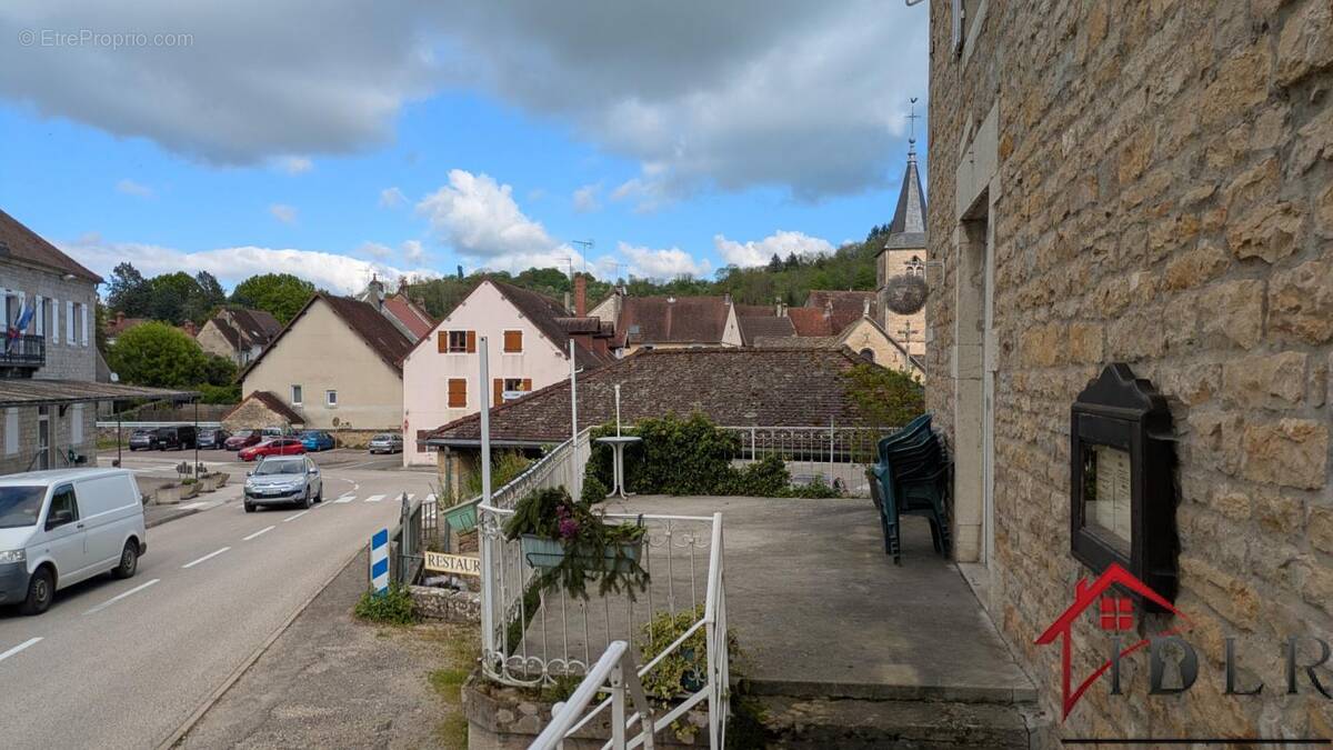 Commerce à LONS-LE-SAUNIER