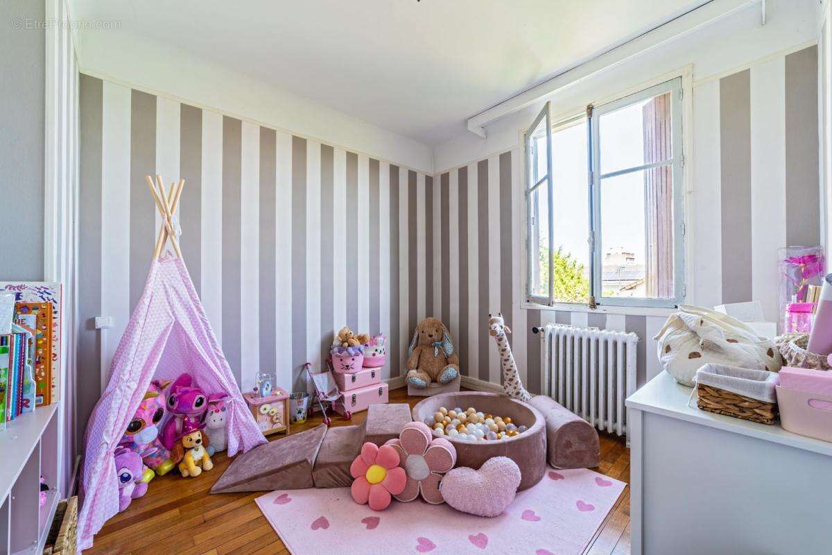 Maison à CHOISY-LE-ROI