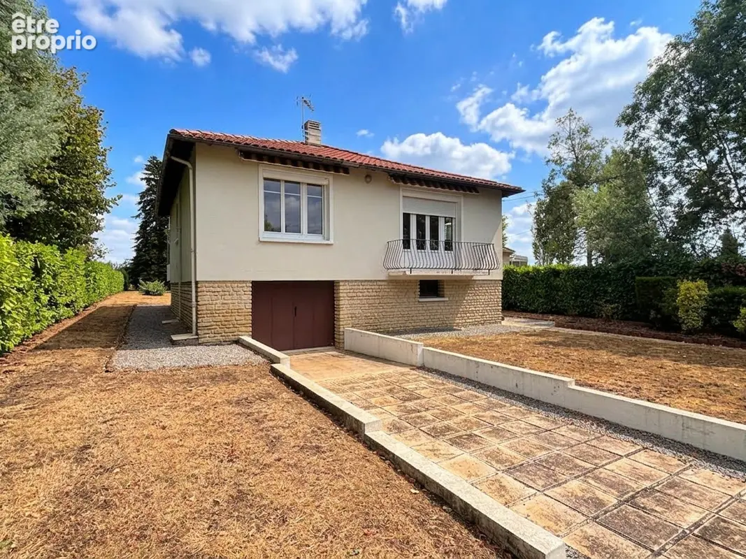 Maison à Niort au calme avec beau terrain et sous-sol - photo 5