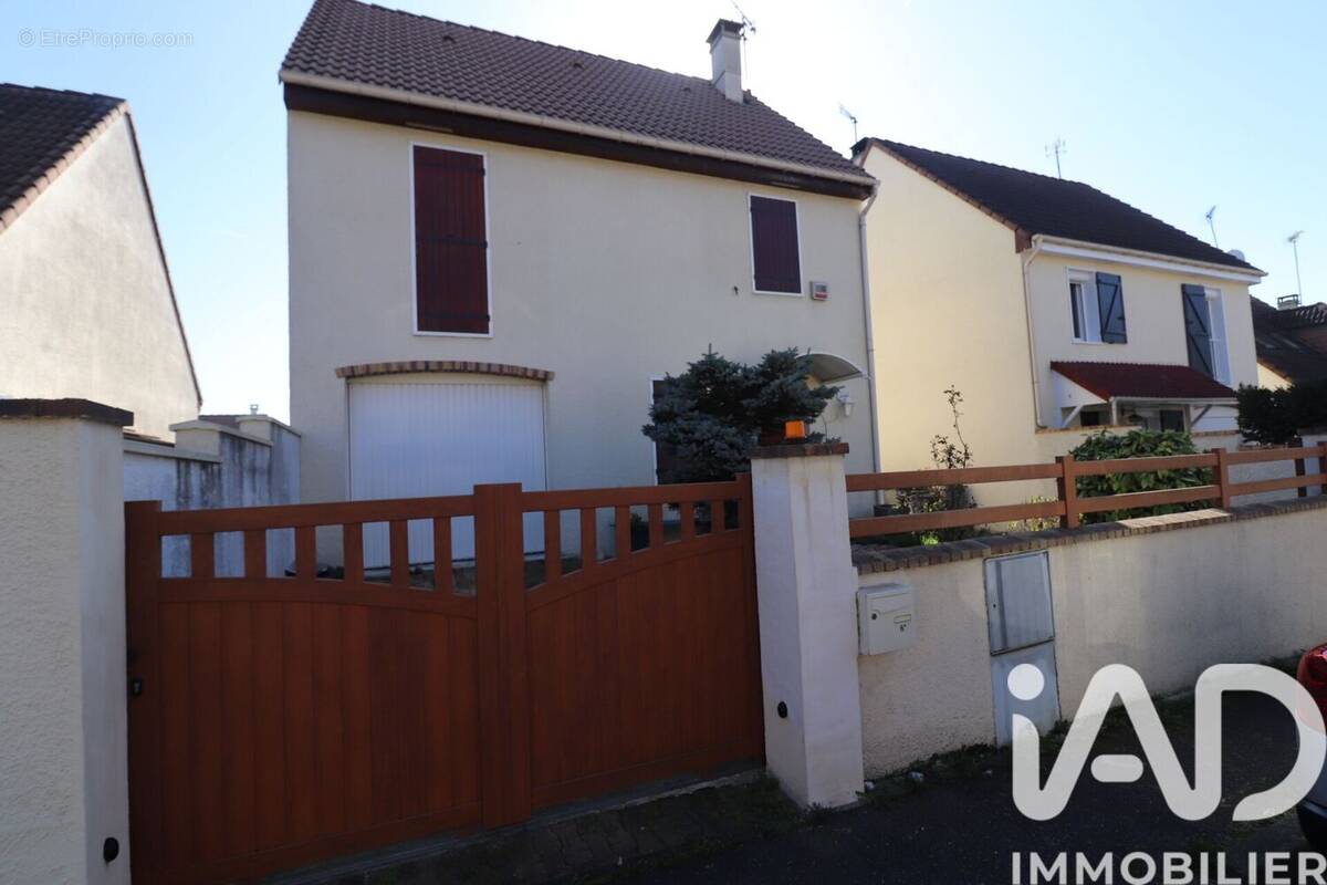 Photo 1 - Maison à CHILLY-MAZARIN