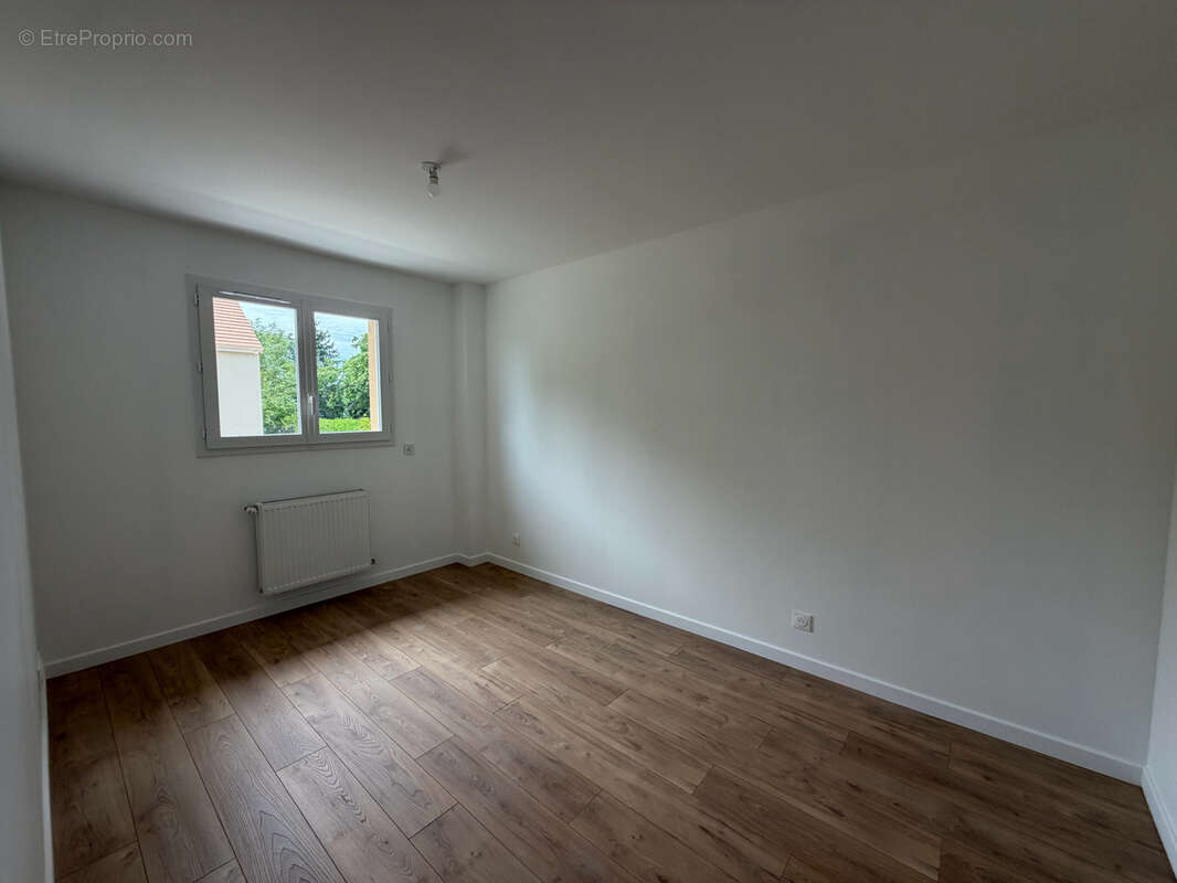 Maison à HOUDAN