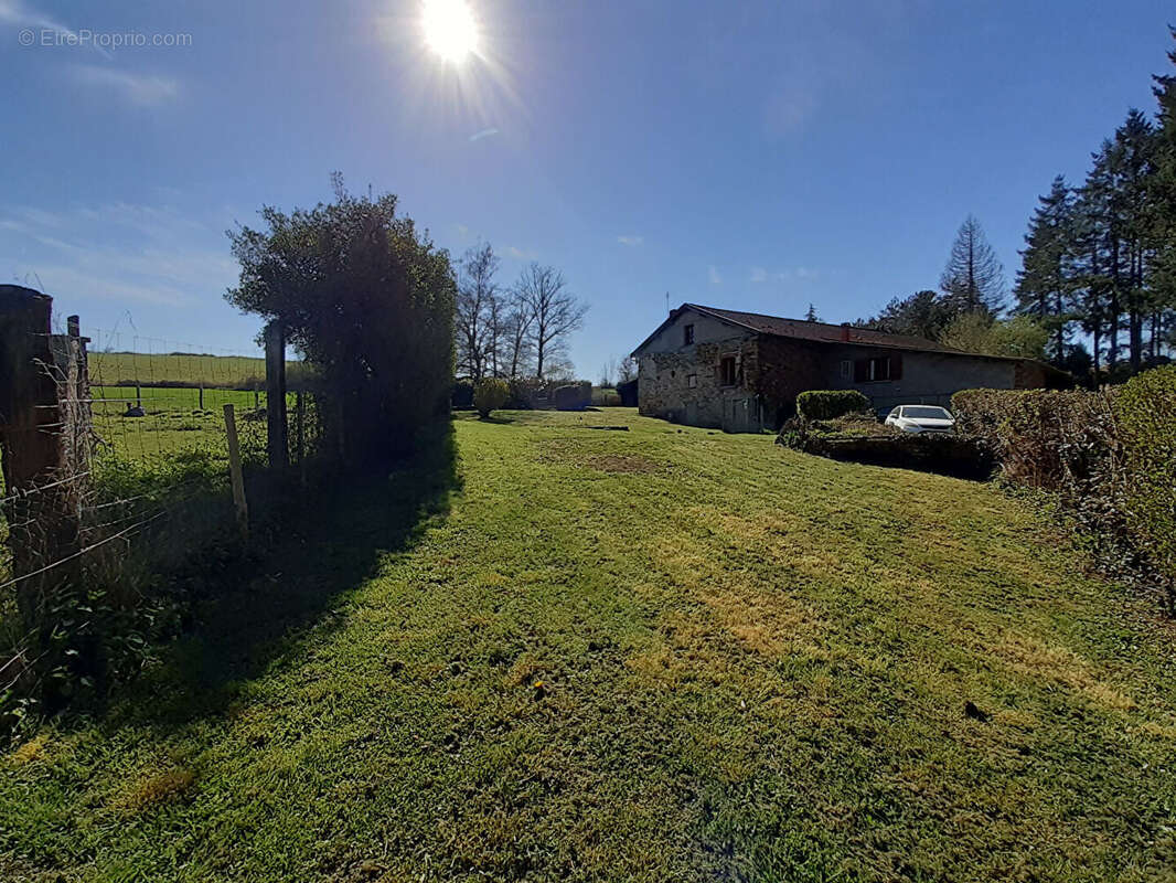 Maison à FLAVIGNAC