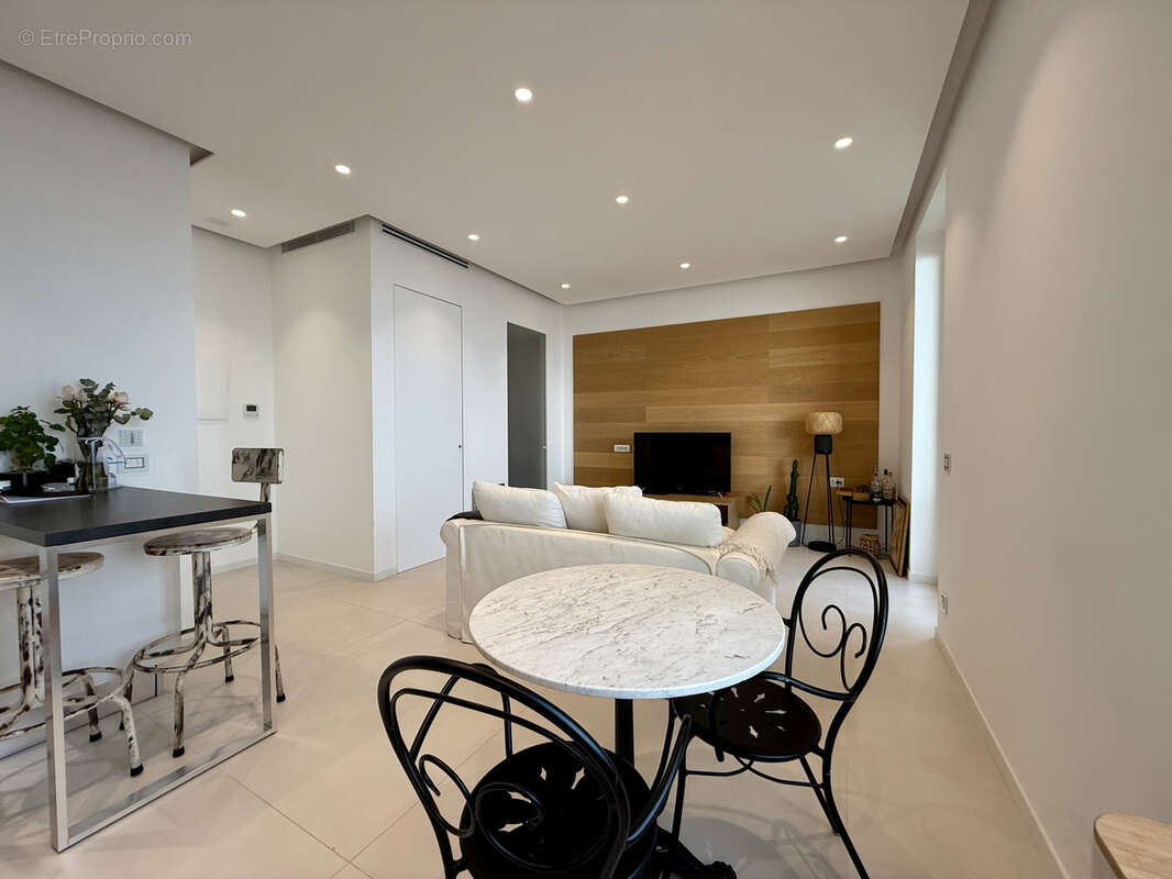 Appartement à ROQUEBRUNE-CAP-MARTIN