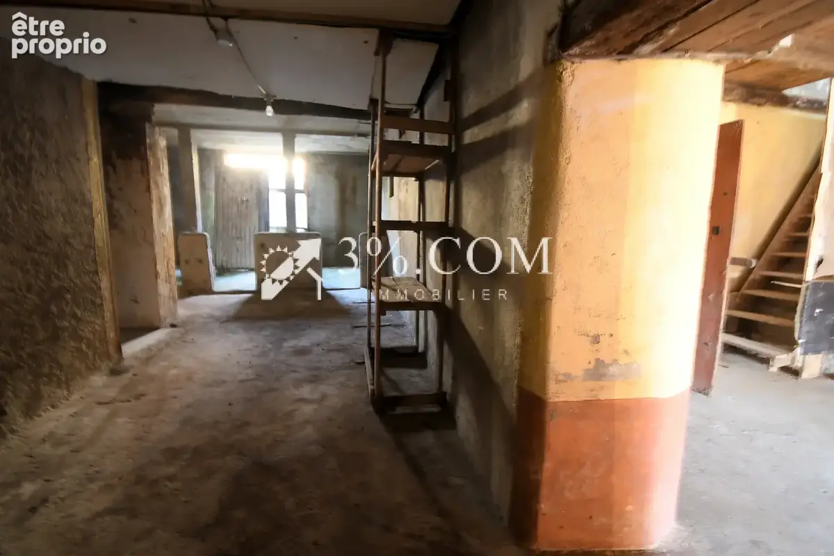 Maison de village avec 3 chambres, jardin de 530 m2, garage et dépendances - photo 18