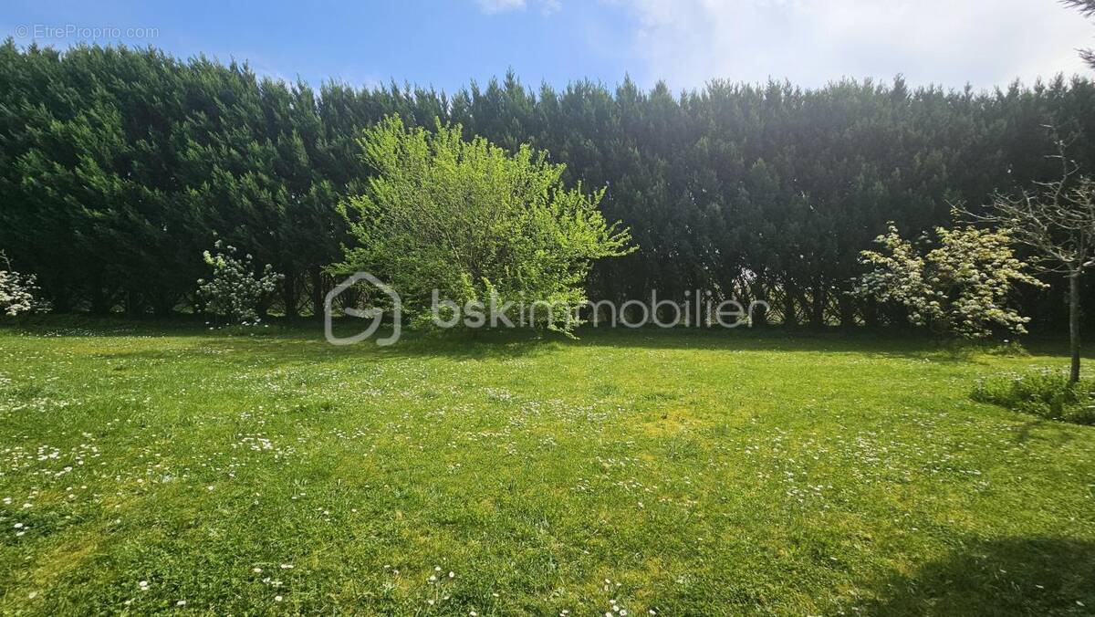 Terrain à PLOUGOULM