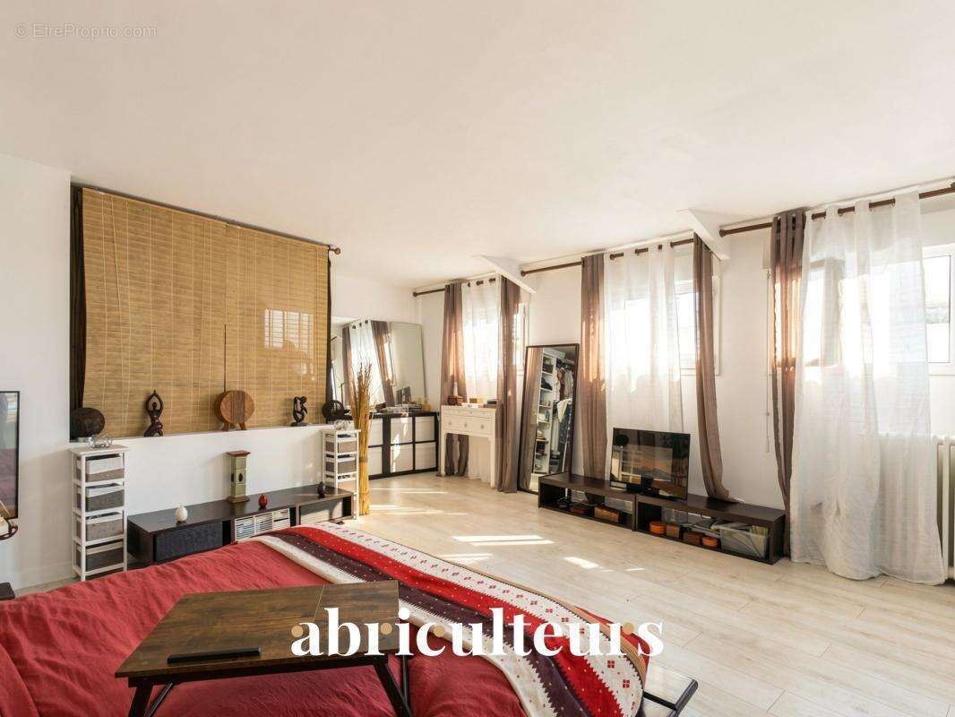 Loft  176 m² – Esprit maison (Colombes Centre / Gare) - photo 8