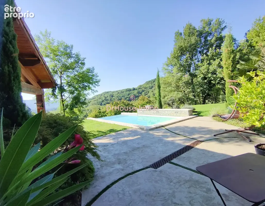 Maison 7 pièces 483 m² à vendre à Saint-Verand (38160) - photo 2