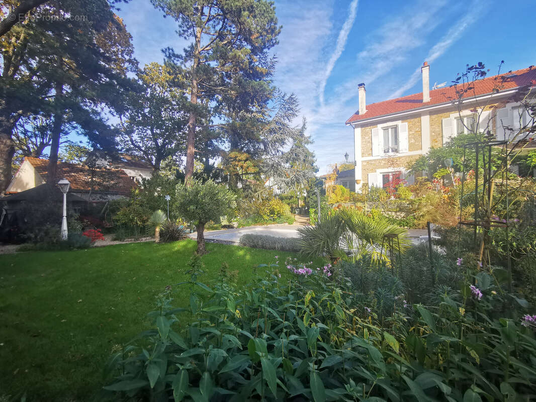 Maison à BEAUCHAMP