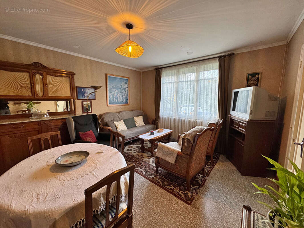 Maison à BRICQUEBEC