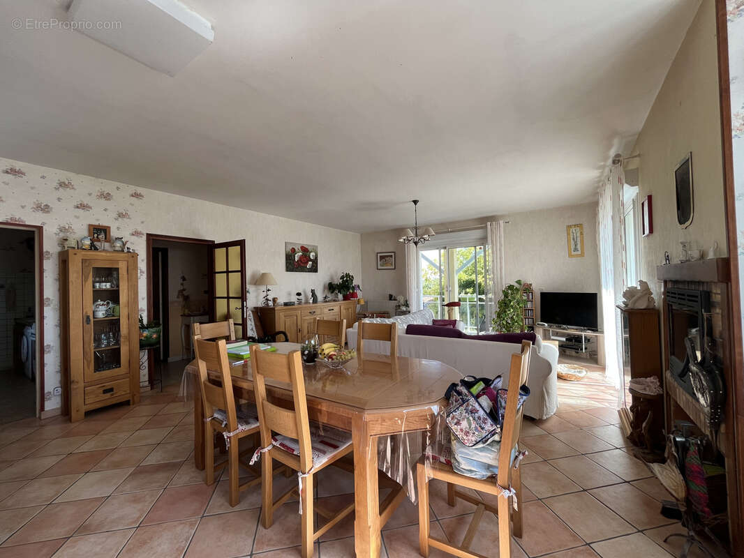 Maison à MORTAGNE-SUR-GIRONDE