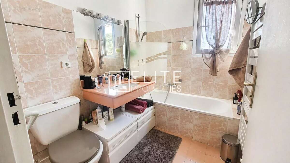 Appartement à LE CANNET