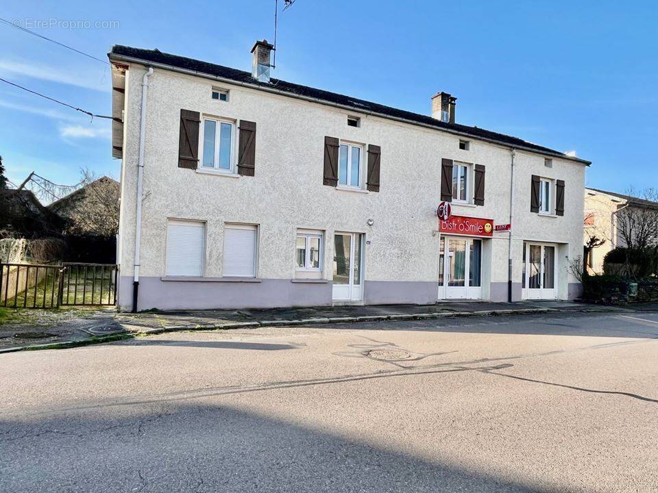 Appartement à FONTAINE-LES-LUXEUIL