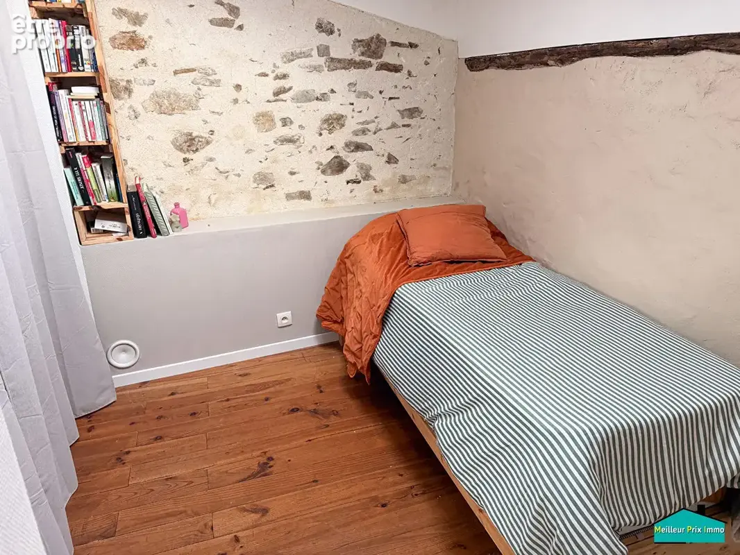 Maison en pierre, du charme et des beaux espaces extérieurs. - photo 8