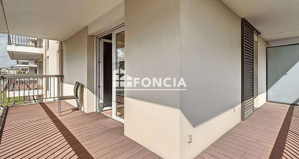 FONCIA CAEN - Spacieux T5 de 107m² avec 30m² de balcons - photo 2