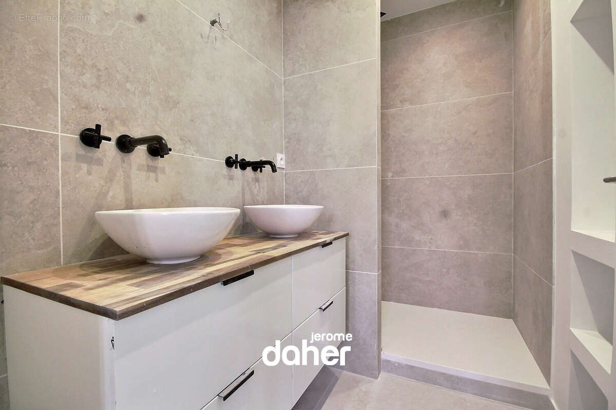 Appartement à MARSEILLE-7E