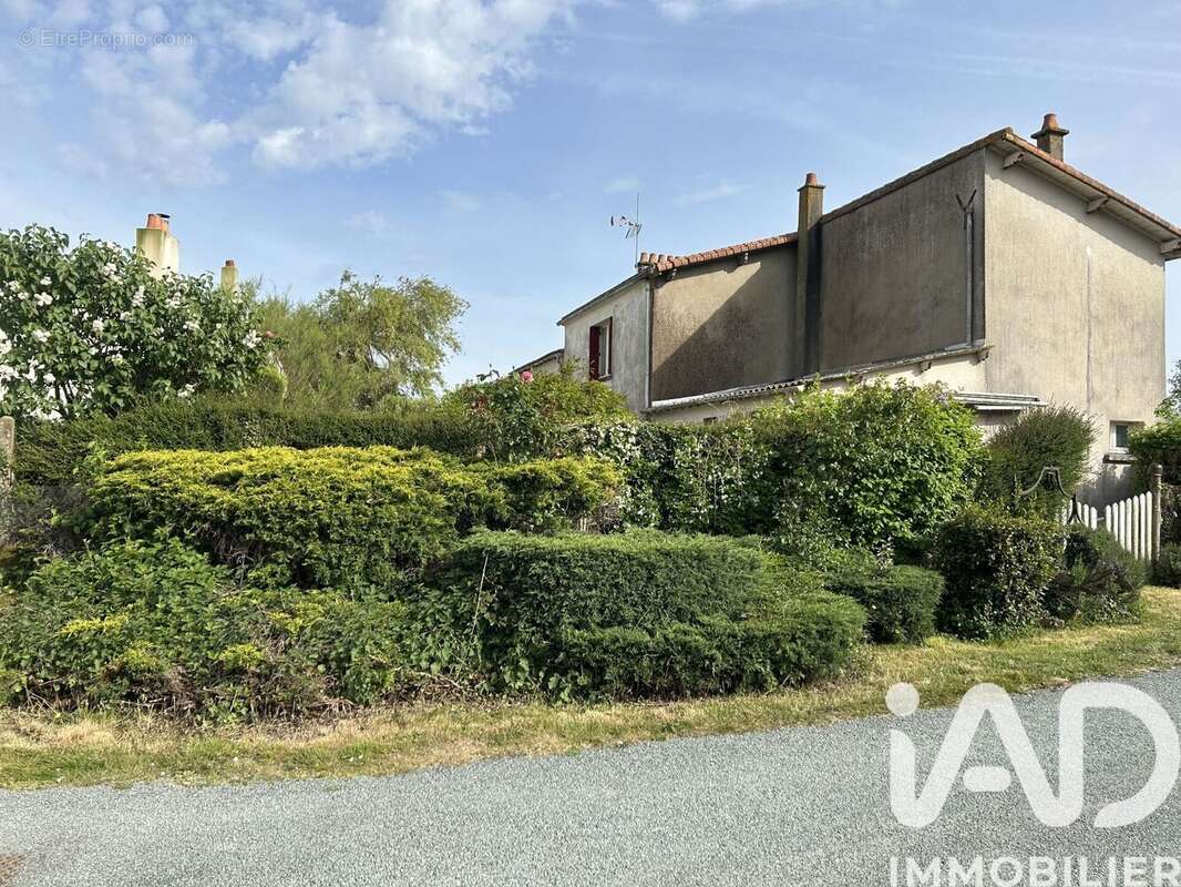 Photo 3 - Maison à LES BROUZILS