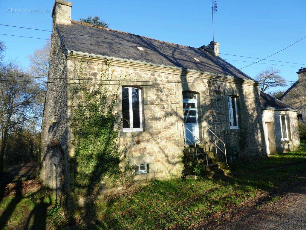 Maison à SAINT-CARADEC-TREGOMEL