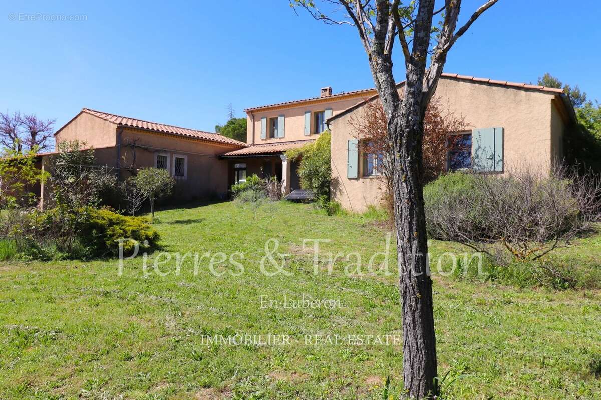 Maison à SAINT-SATURNIN-LES-APT
