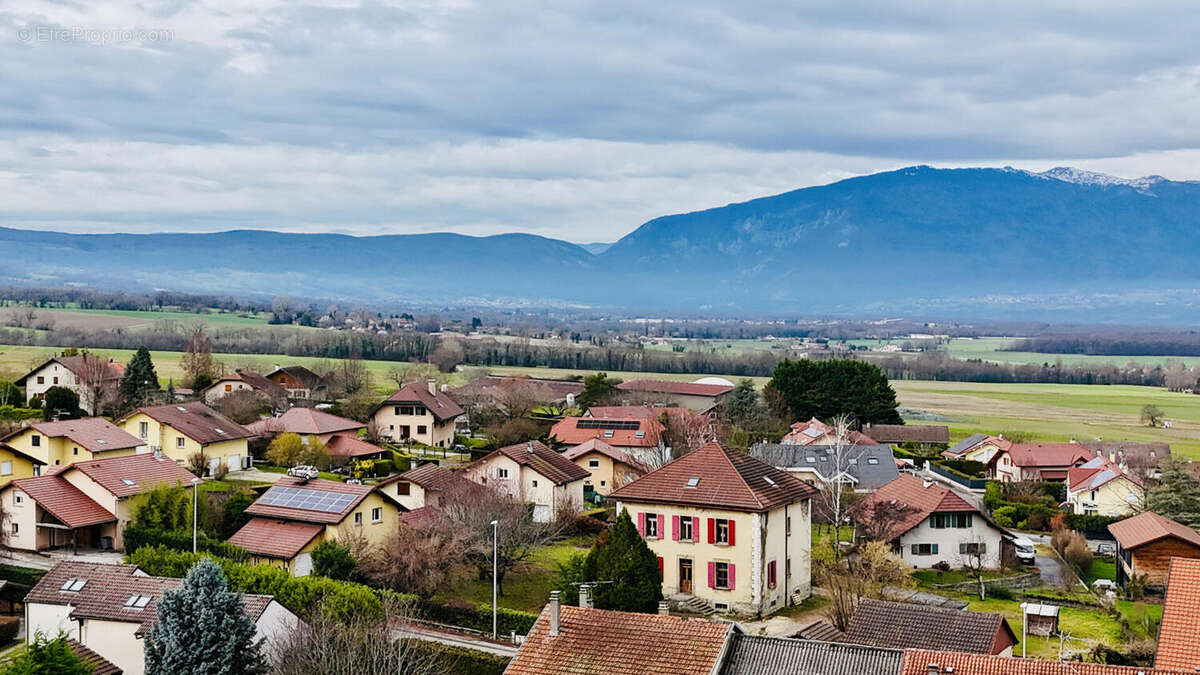 vue (6) - Appartement à VIRY