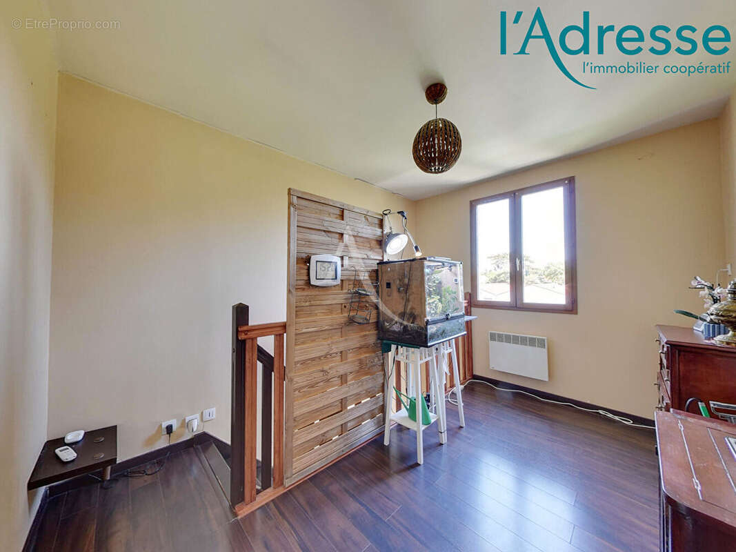 Maison Neuilly Sur Marne 6 pièces DE 140M²  !!! - photo 10