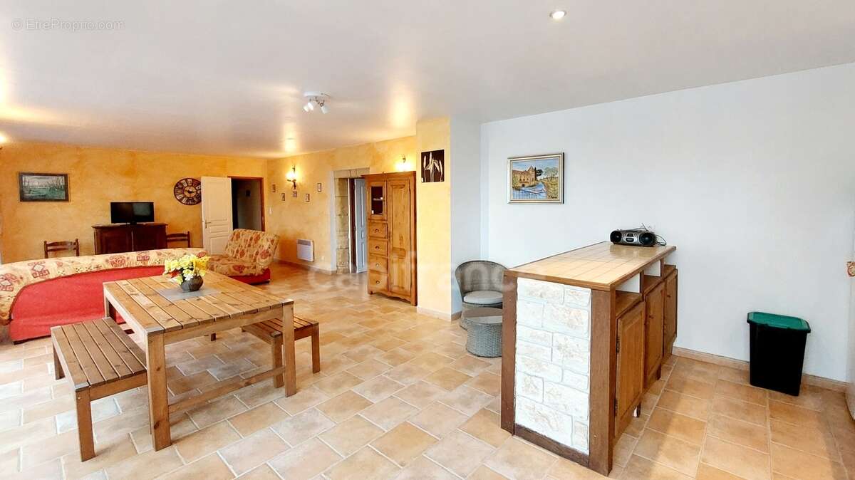 A vendre. Ensemble de 250m² à Tursac (24) avec maison d'habitation, gîte, piscine lagon sur près de 1,5 hectares de terrain en p - photo 15