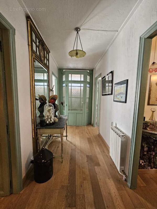 Maison de caractère, grand garage, terrasses et piscine - photo 20