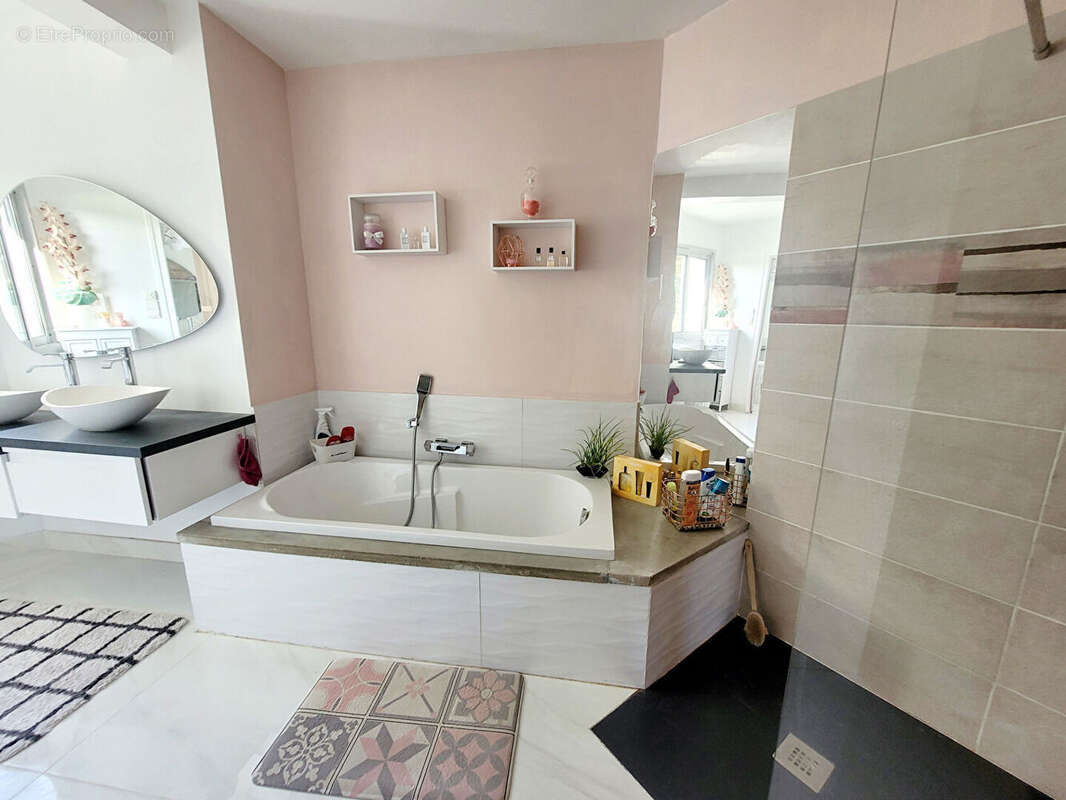 Maison à BOURG-DE-PEAGE