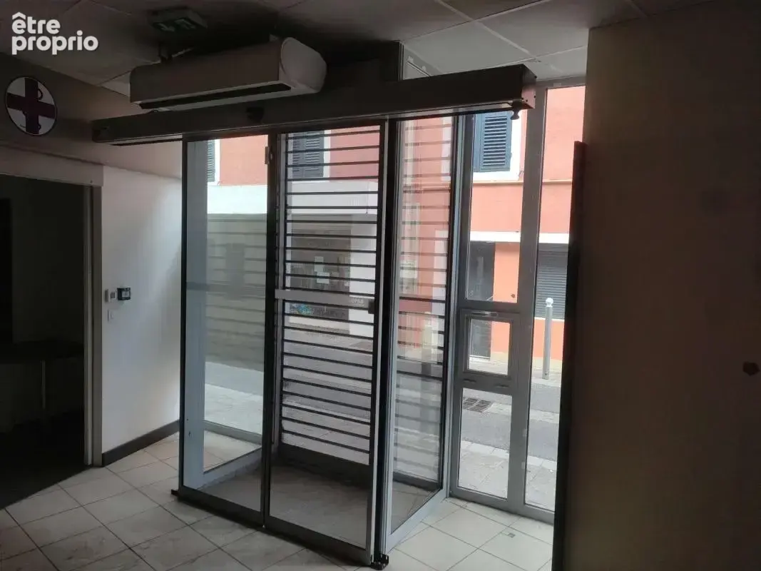 Bien commercial à vendre au centre-ville de Rumilly - photo 7